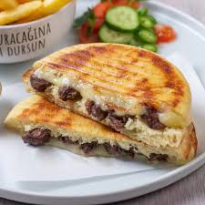 Kavurmalı Bazlama Tost